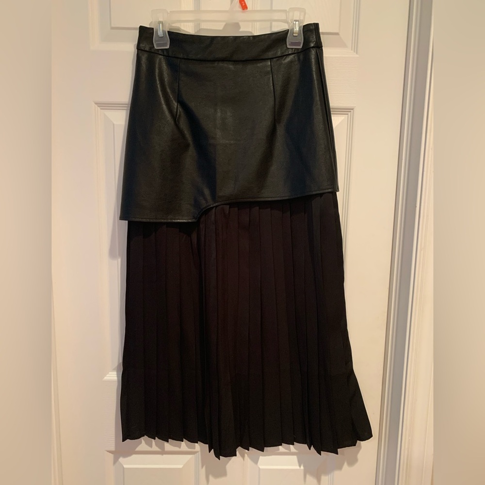 NWT Commense Black Faux Leather and Pleated Skirt